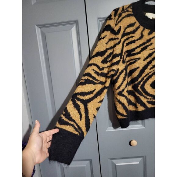 H&M tan/black animal print fuzzy wool sweater - Picture 2 of 5
